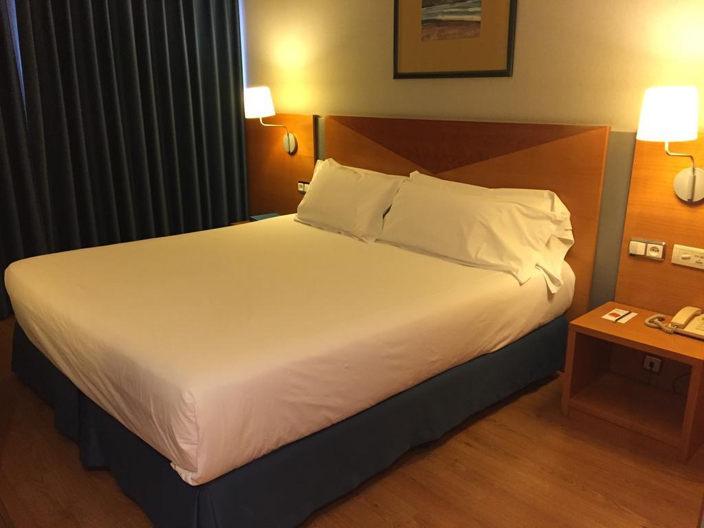 Oca Villa De Aviles Hotel מראה חיצוני תמונה